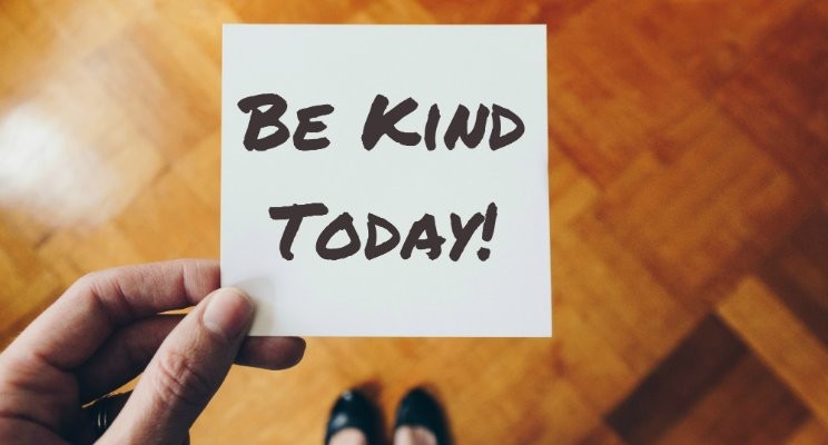 ¿CÓMO UNA CULTURA DE BONDAD Y AMABILIDAD BENEFICIA A SU EMPRESA?